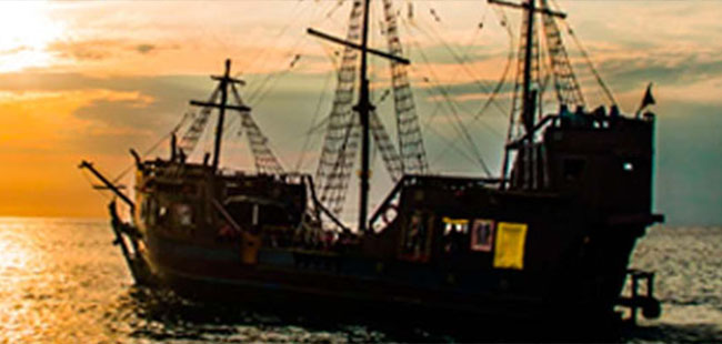 Pirates Night Dinner Cruise