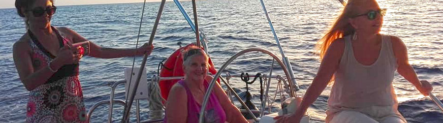 Private Luxury Sunset Sailing in Cozumel 8