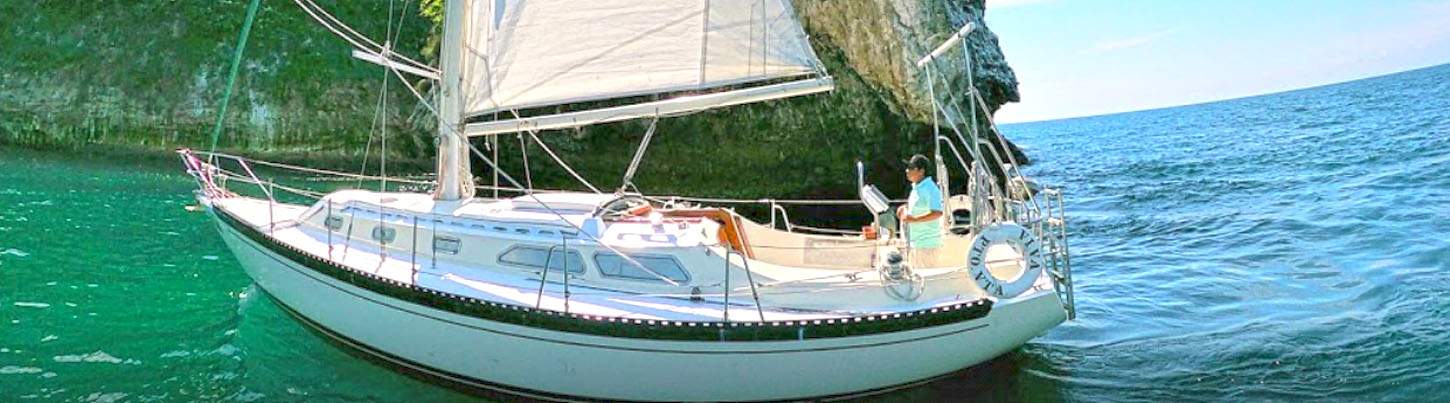 Private 36' Classic Sailboat Charter in Puerto Vallarta 1