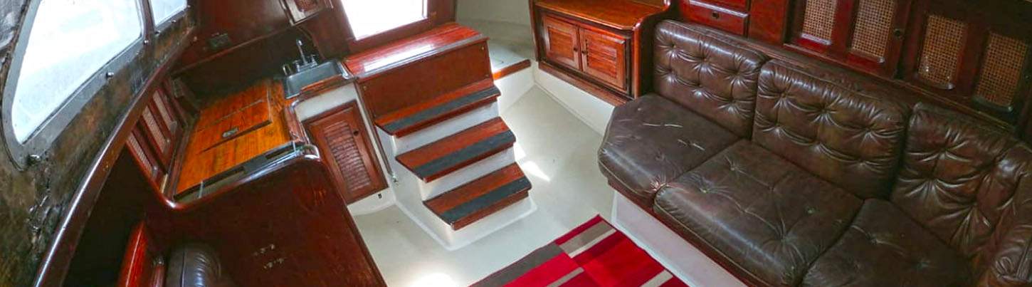 Private 36' Classic Sailboat Charter in Puerto Vallarta 4